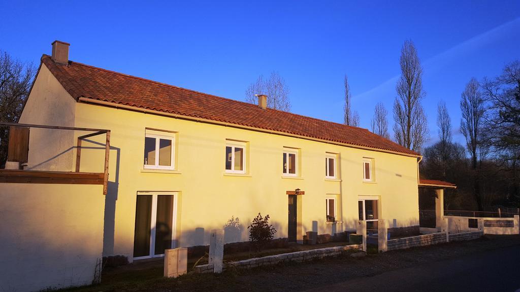 Готель Domaine De L'Etanchet Saint-Hilaire-le-Vouhis Екстер'єр фото